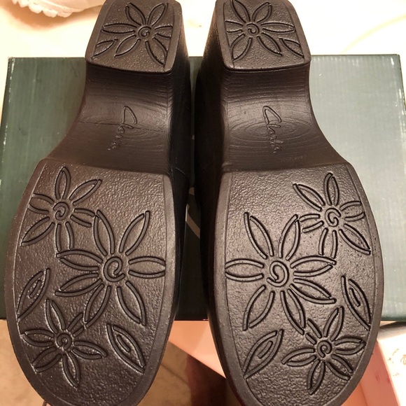 Clark’s Clog. Size 8 M. All leather price firm - Picture 4 of 4